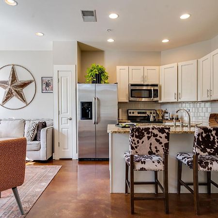 Apartamento The Celebrity - Minutes To Broadway With A Balcony Nashville Exterior foto