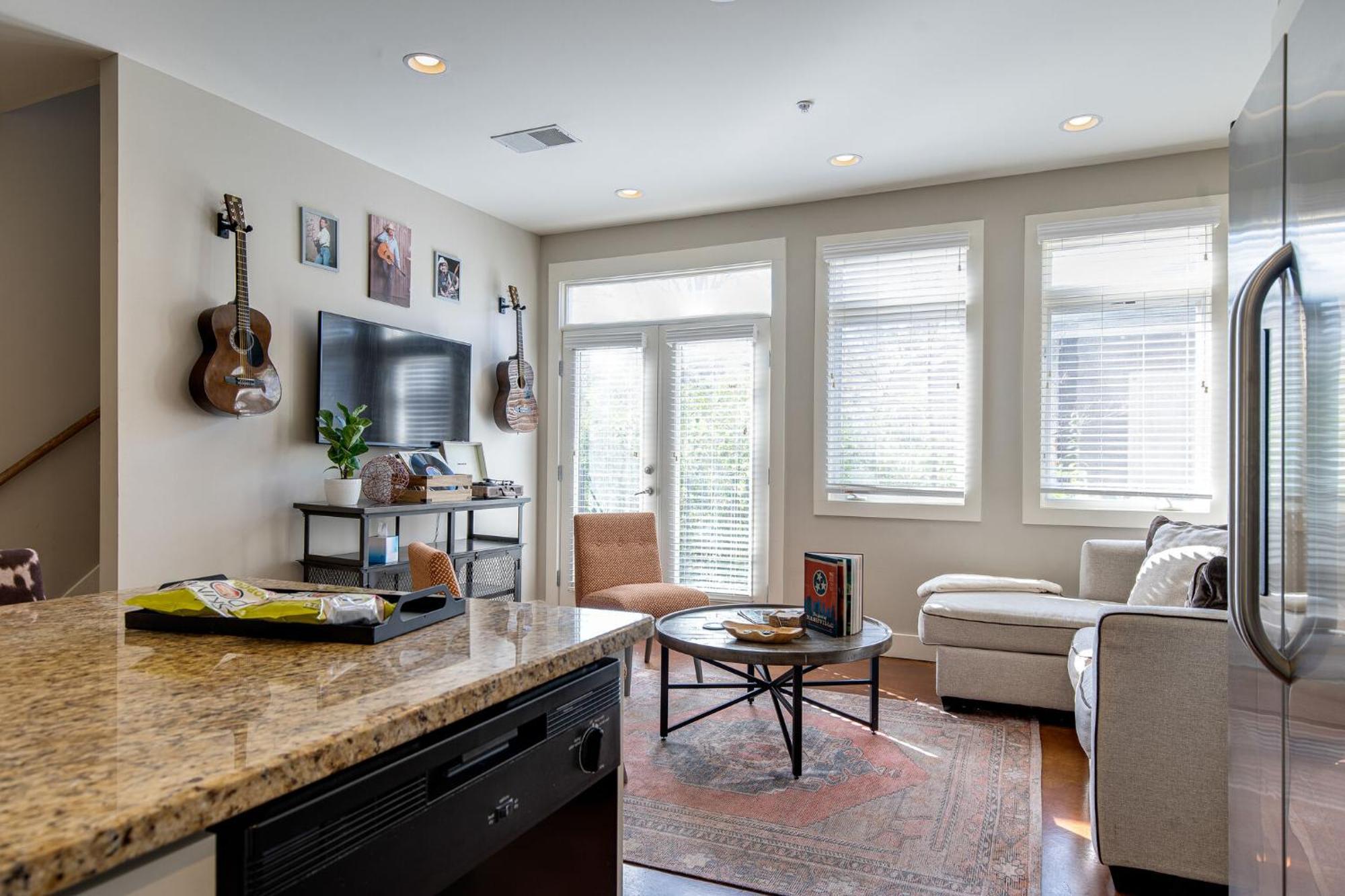 Apartamento The Celebrity - Minutes To Broadway With A Balcony Nashville Exterior foto