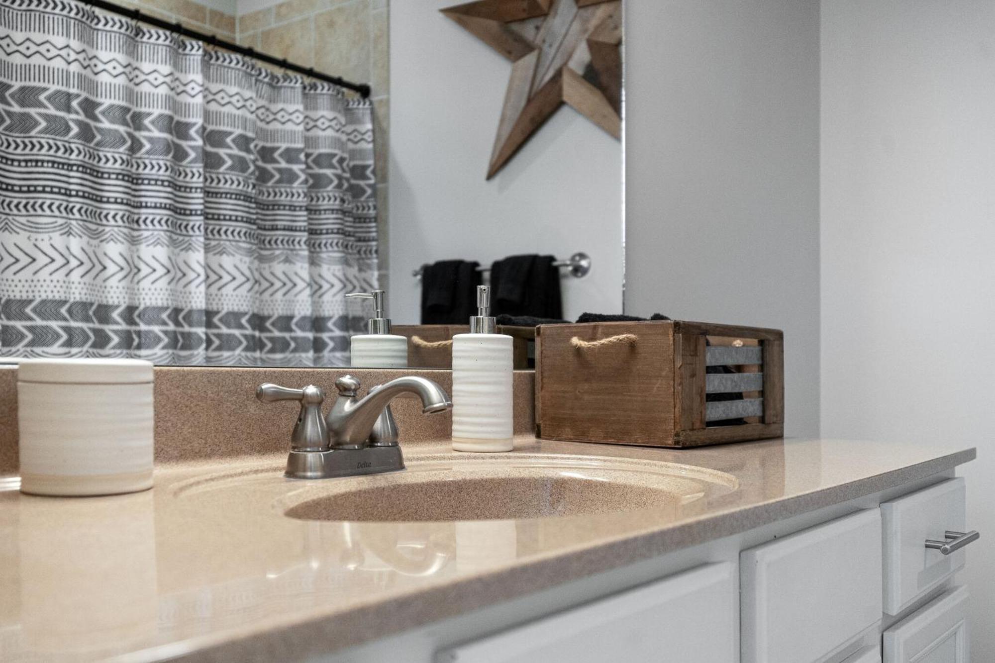 Apartamento The Celebrity - Minutes To Broadway With A Balcony Nashville Exterior foto