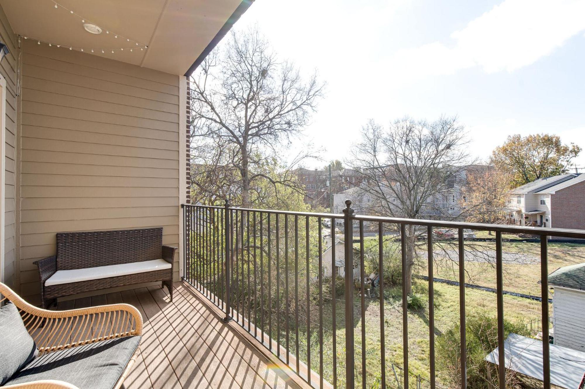 Apartamento The Celebrity - Minutes To Broadway With A Balcony Nashville Exterior foto