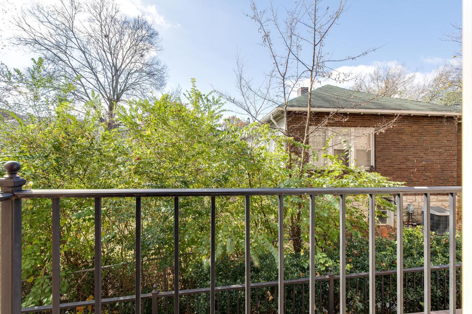 Apartamento The Celebrity - Minutes To Broadway With A Balcony Nashville Exterior foto